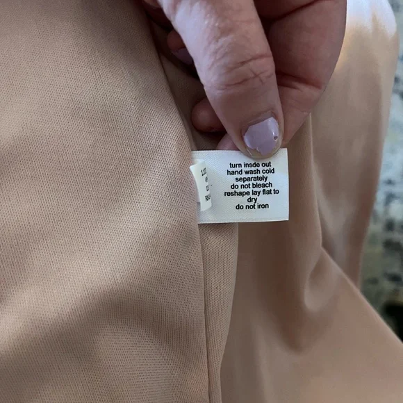 Elegant Metallic Rosegold Sleeveless Dress Size 14/16 - Picture 12 of 14